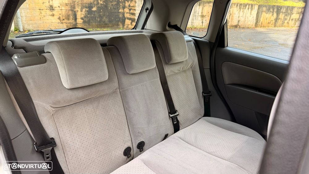 Ford Fiesta 1.25 Ambiente - 25