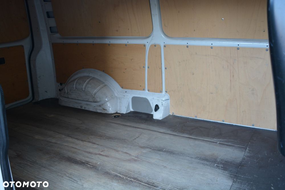 Volkswagen Transporter Long L2H1 - 17