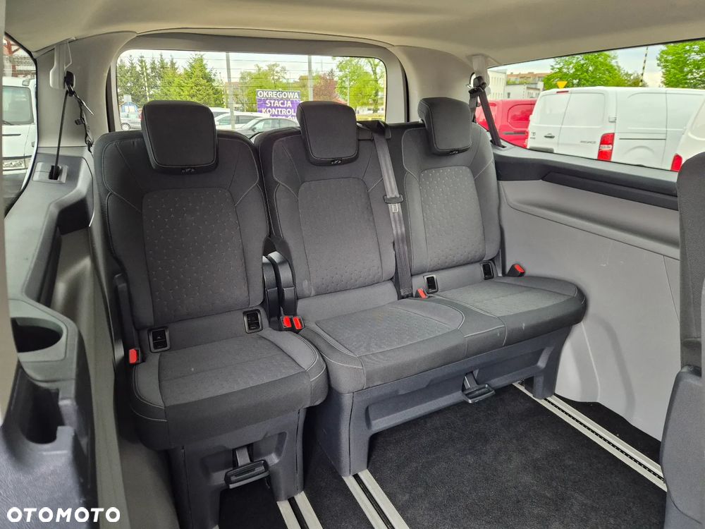Ford Tourneo Custom - 22