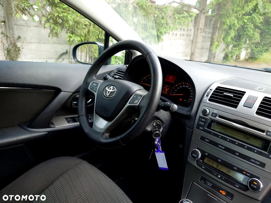 Toyota Avensis 1.8 Sol - 14