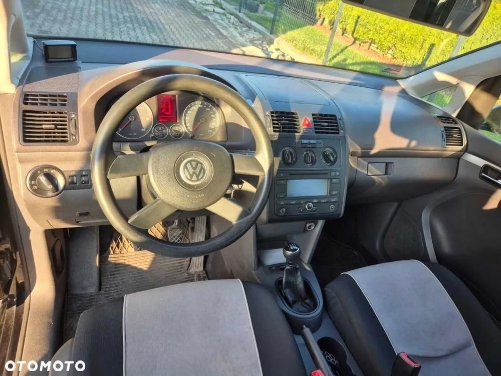 Volkswagen Touran - 9