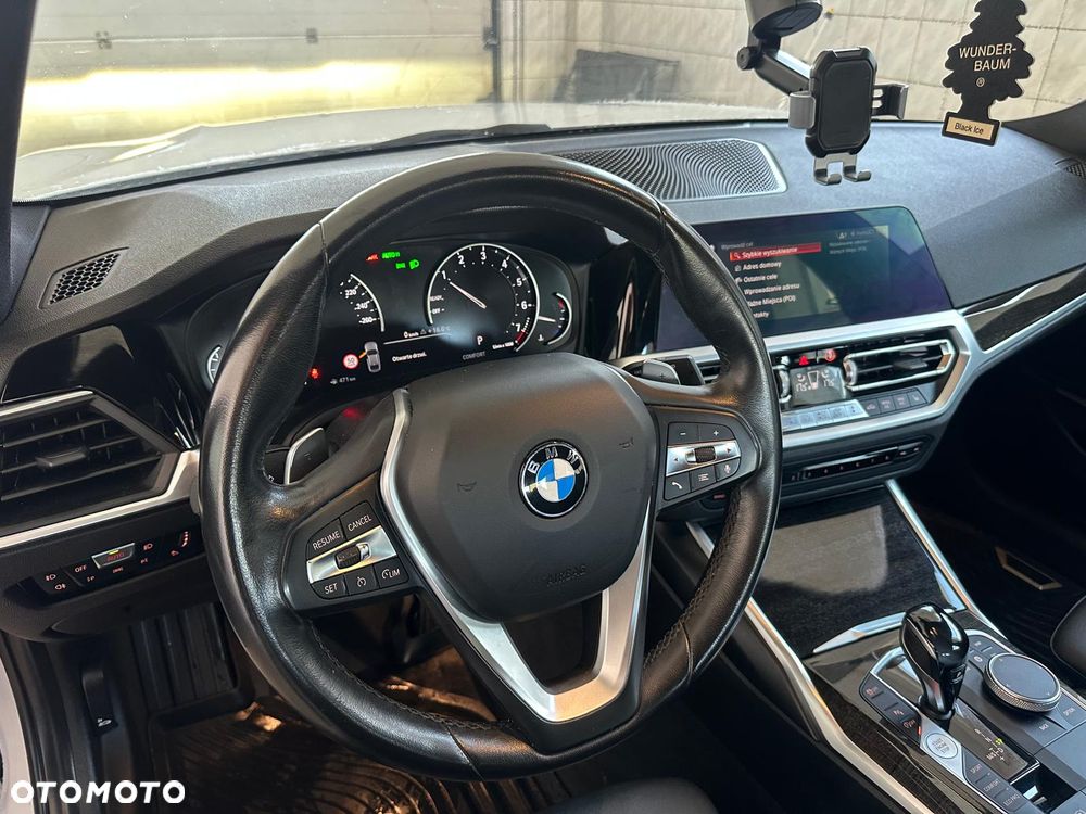 BMW Seria 3 330i Sport Line - 21