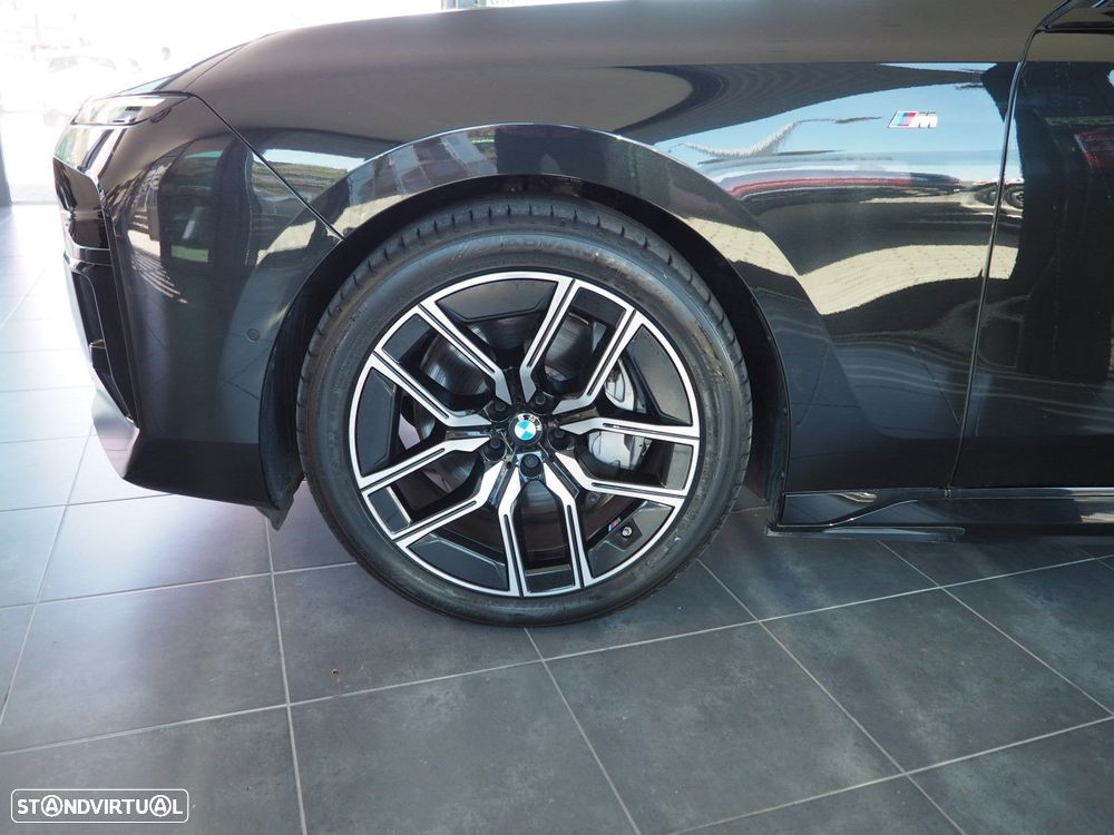 BMW i7 xDrive60 Pack Desportivo M - 6