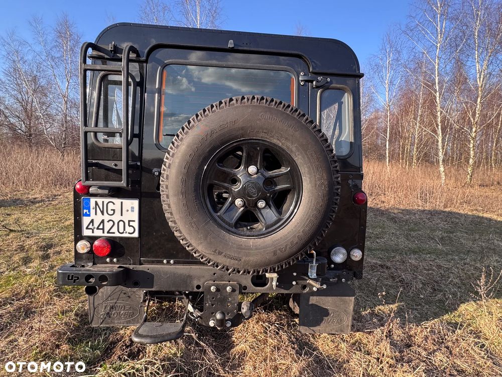 Land Rover Defender 110 Black Pearl Limited Edition - 3