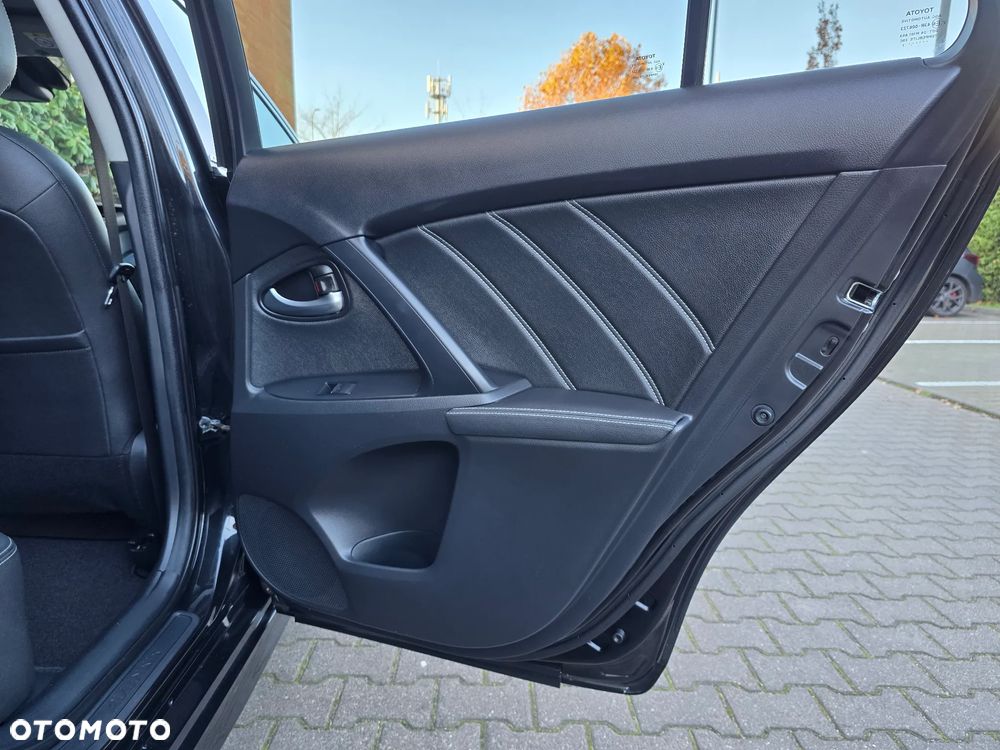 Toyota Avensis 1.8 Prestige - 22