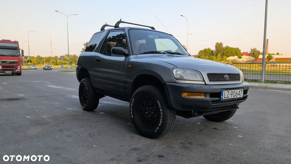 Toyota RAV4 2.0 - 8