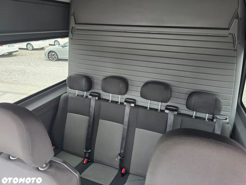 Volkswagen Crafter 35 BiTDI  177KM  7 Osobowy / 109900 Pln Netto / - 32