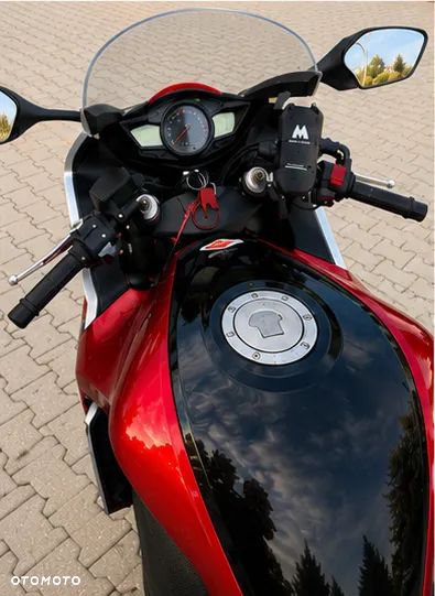 Honda VFR - 4