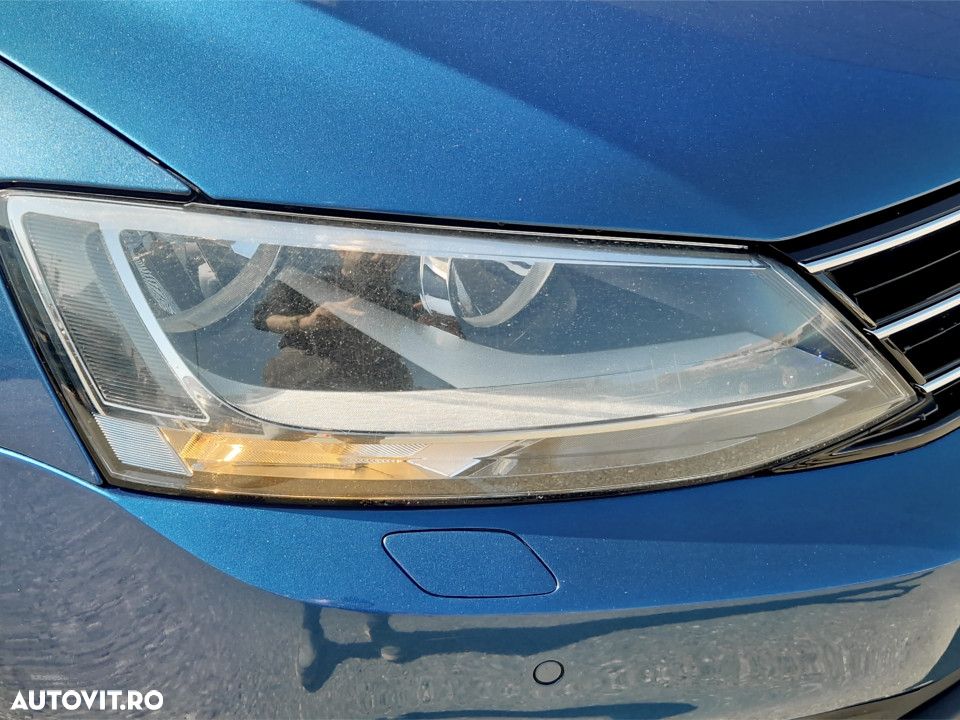 Volkswagen Jetta - 9