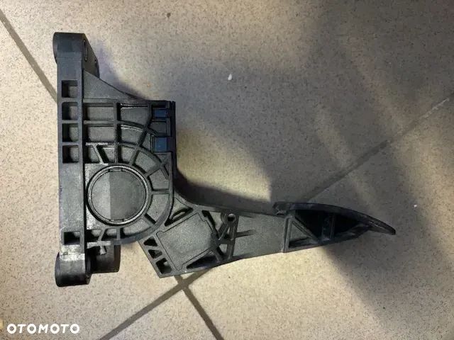 POTENCJOMETR PEDAŁ GAZU MERCEDES VARIO 818 A6703000104 - 2