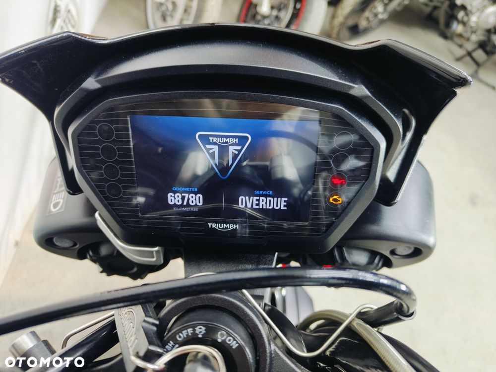 Triumph Street Triple - 17