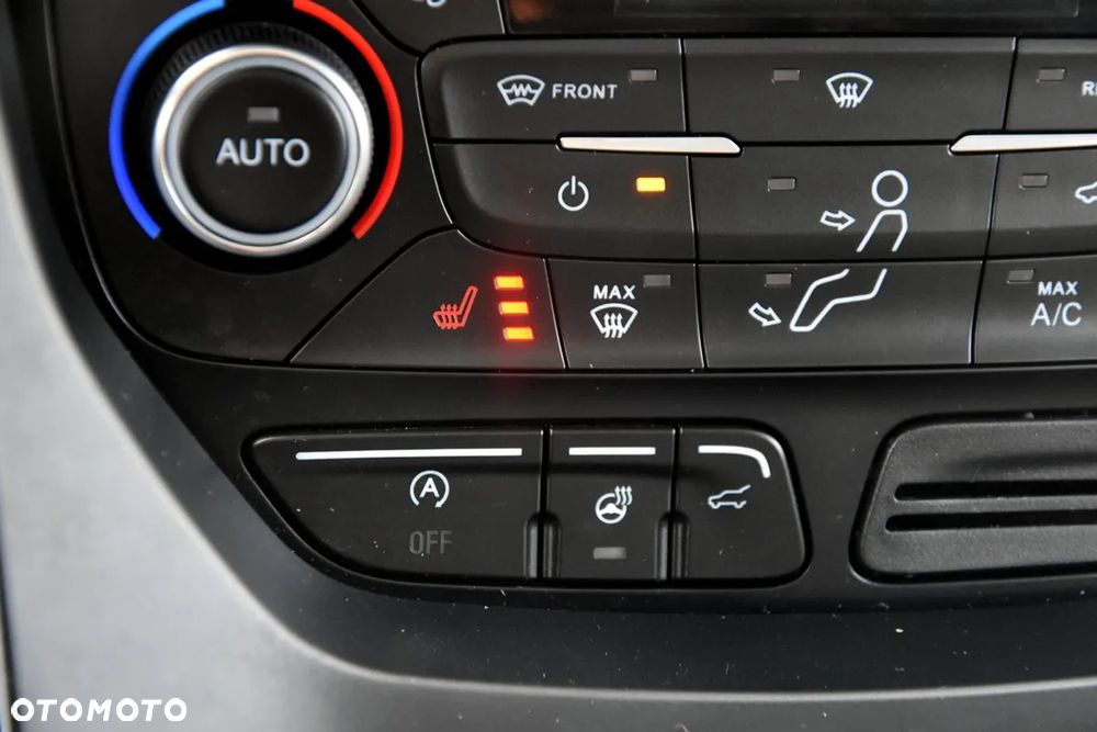 Ford Kuga 2.0 TDCi 4x4 Titanium - 36