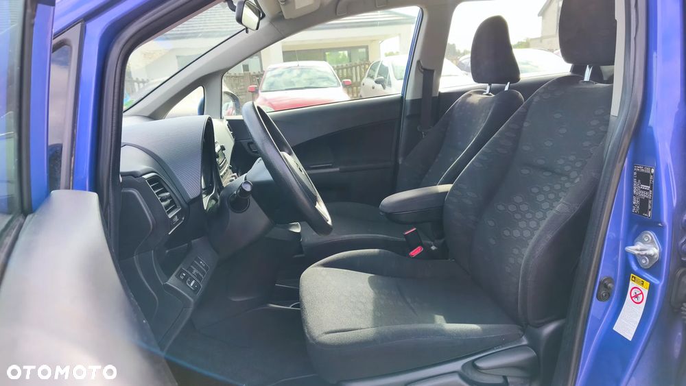 Subaru Trezia - 17