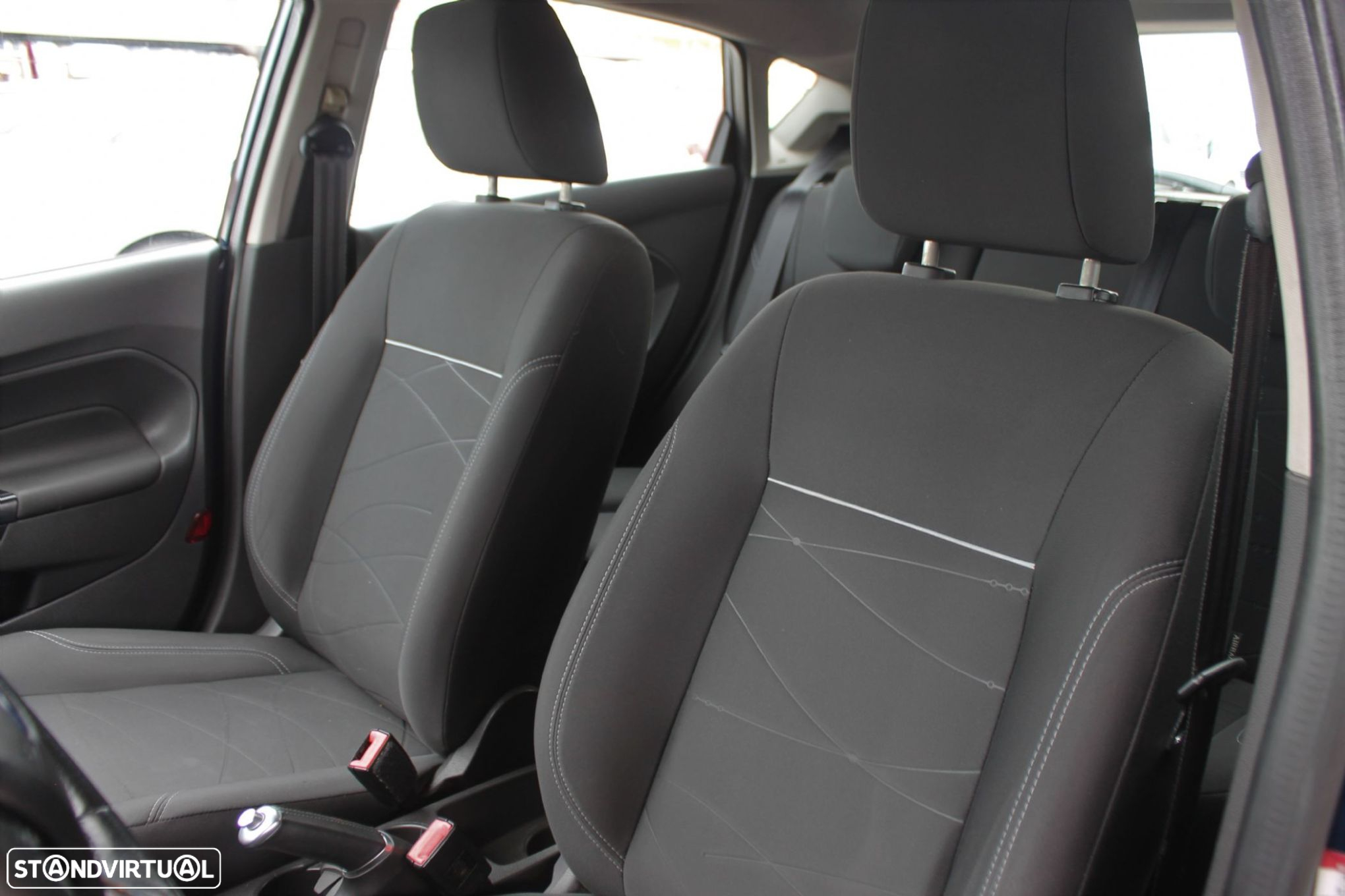 Ford Fiesta 1.5 TDCi Titanium - 13