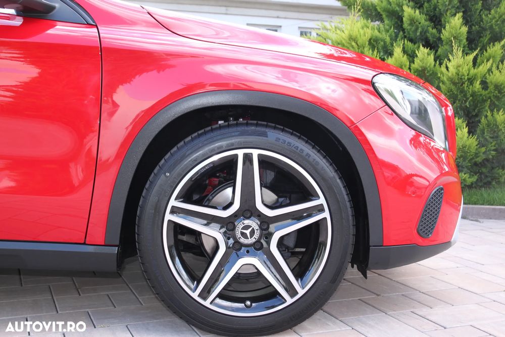Mercedes-Benz GLA 200 d 4MATIC Aut. - 11
