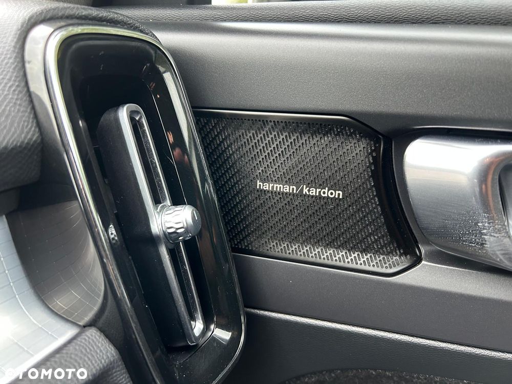 Volvo XC 40 T5 AWD Geartronic Momentum Pro - 29