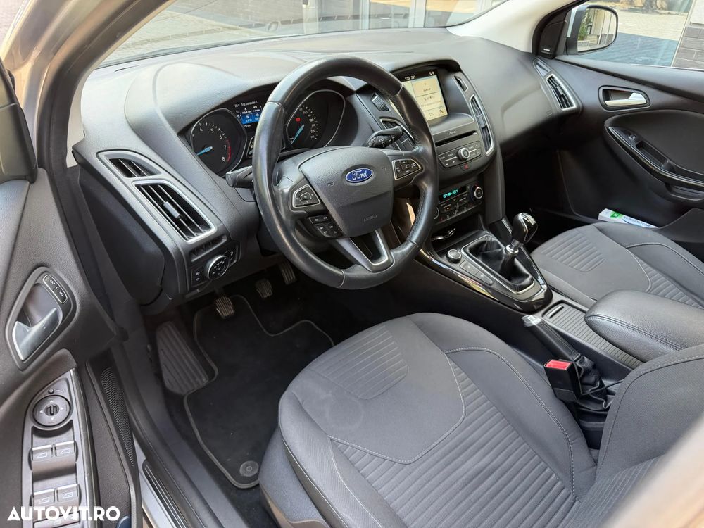 Ford Focus 1.0 EcoBoost Titanium - 9