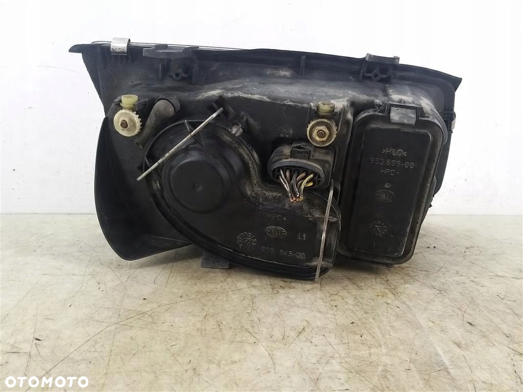 Reflektor lampa przód lewa VW Bora  1999-2006 HELLA - 2