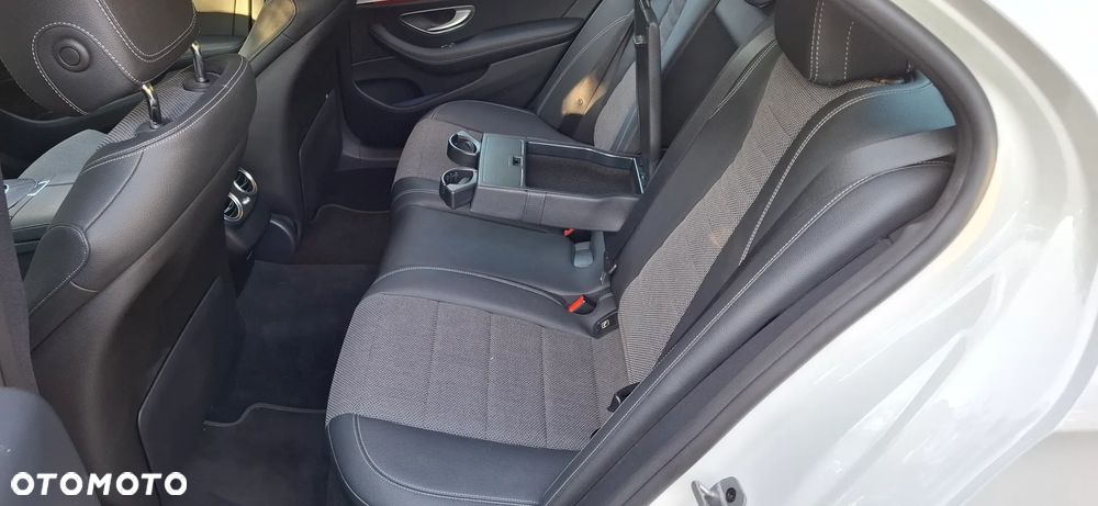Mercedes-Benz Klasa E 200 d 9G-TRONIC - 18