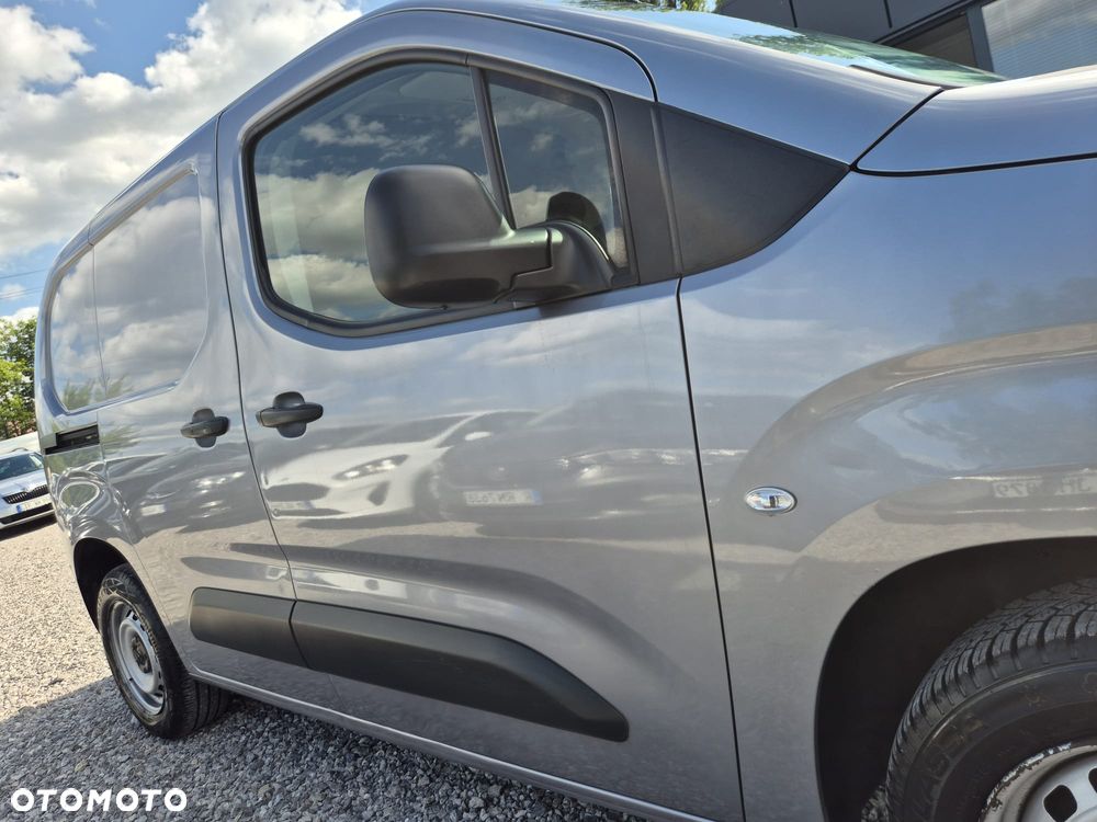 Opel COMBO - 23