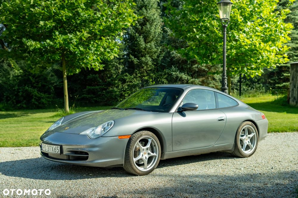 Porsche 911 Carrera - 2