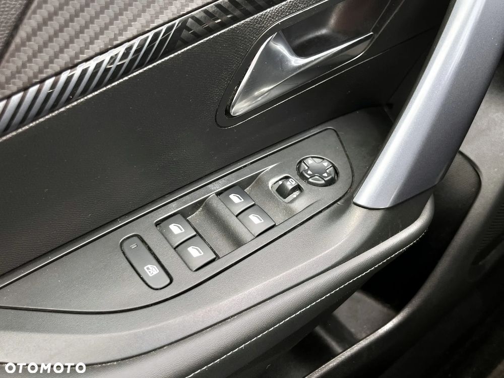 Peugeot 2008 1.2 PureTech Allure S&S EAT8 - 21