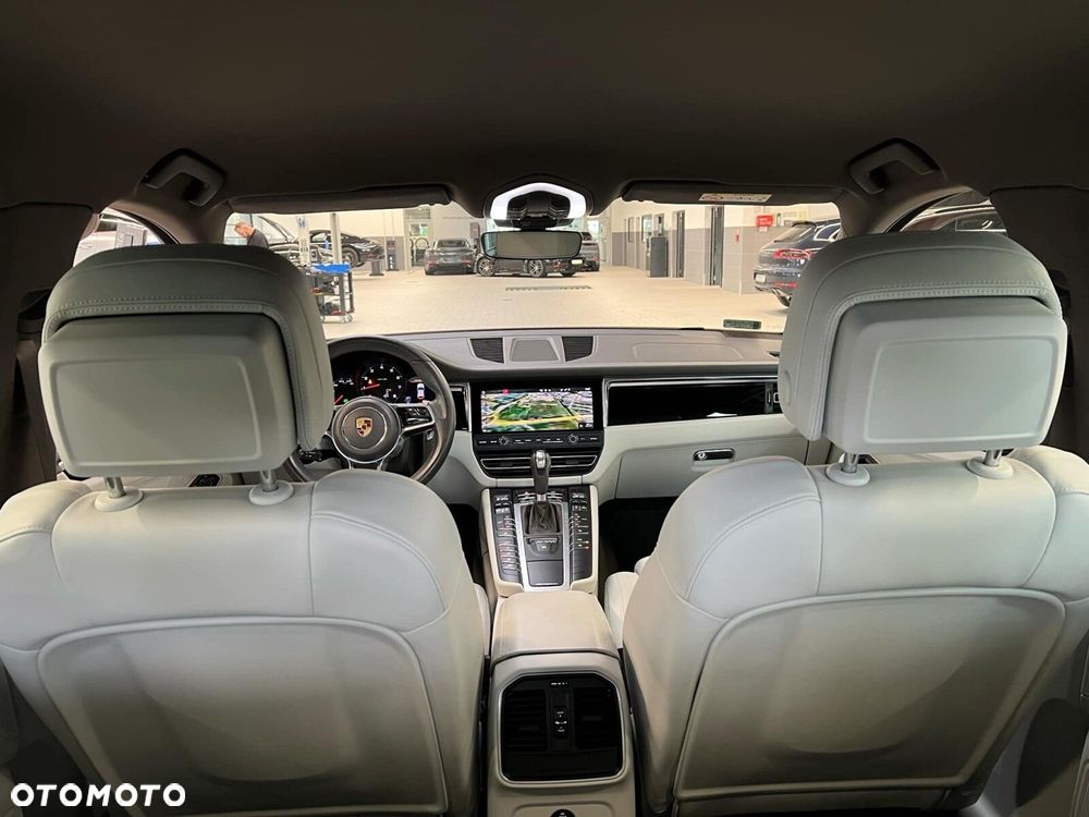 Porsche Macan Standard - 30