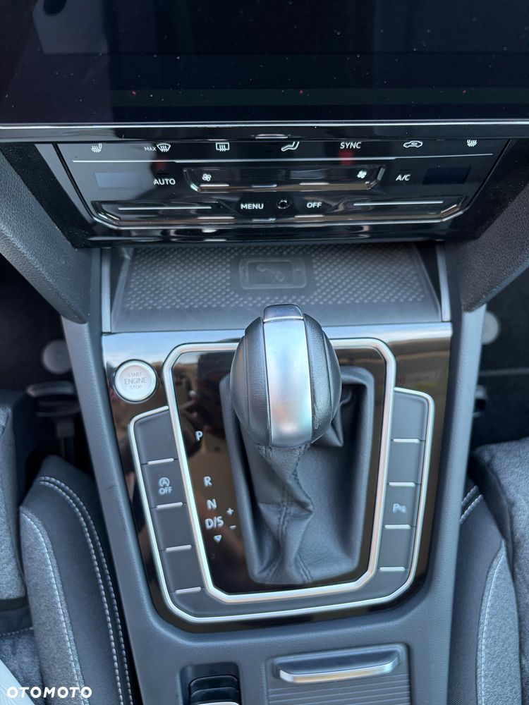 Volkswagen Passat - 14