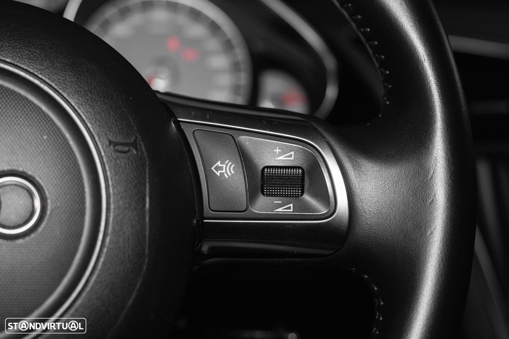 Audi R8 Coupé 4.2 FSI quattro R tronic - 23