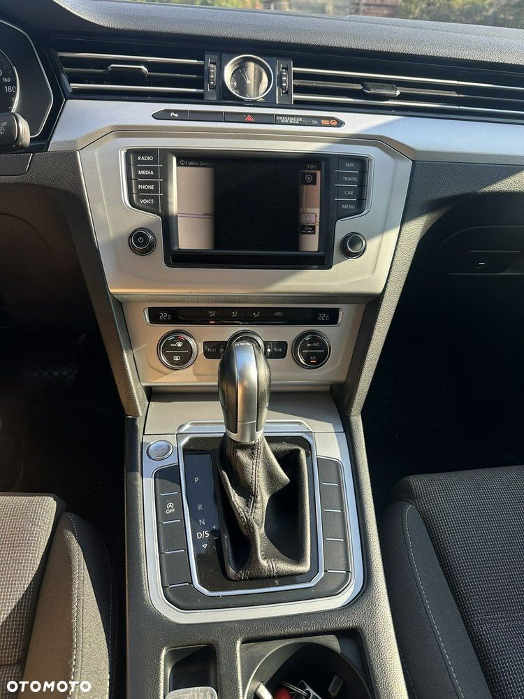 Volkswagen Passat - 20