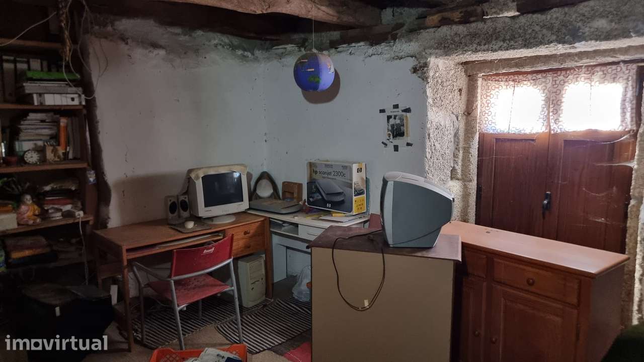 Moradia para Restaurar T2 Venda em Cantelães,Vieira do Minho - Grande imagem: 2/24