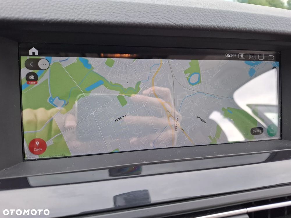 BMW Seria 5 525d xDrive - 32