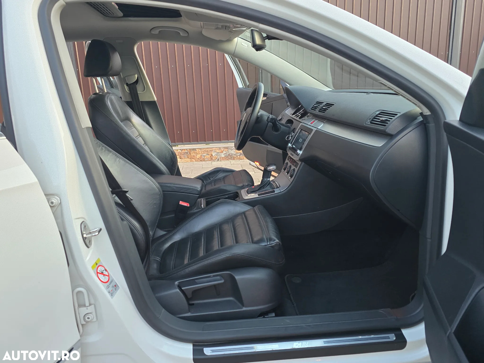 Volkswagen Passat - 16