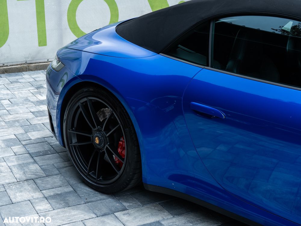 Porsche 911 4 GTS PDK - 22