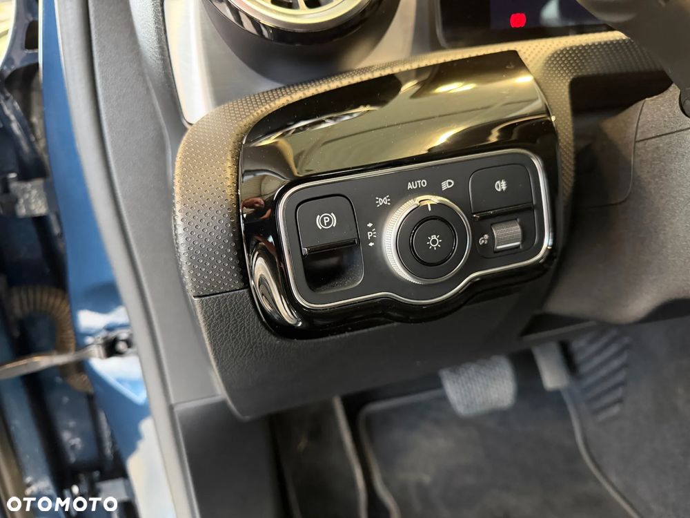 Mercedes-Benz Klasa A 200 7G-DCT Advanced AMG Line - 14