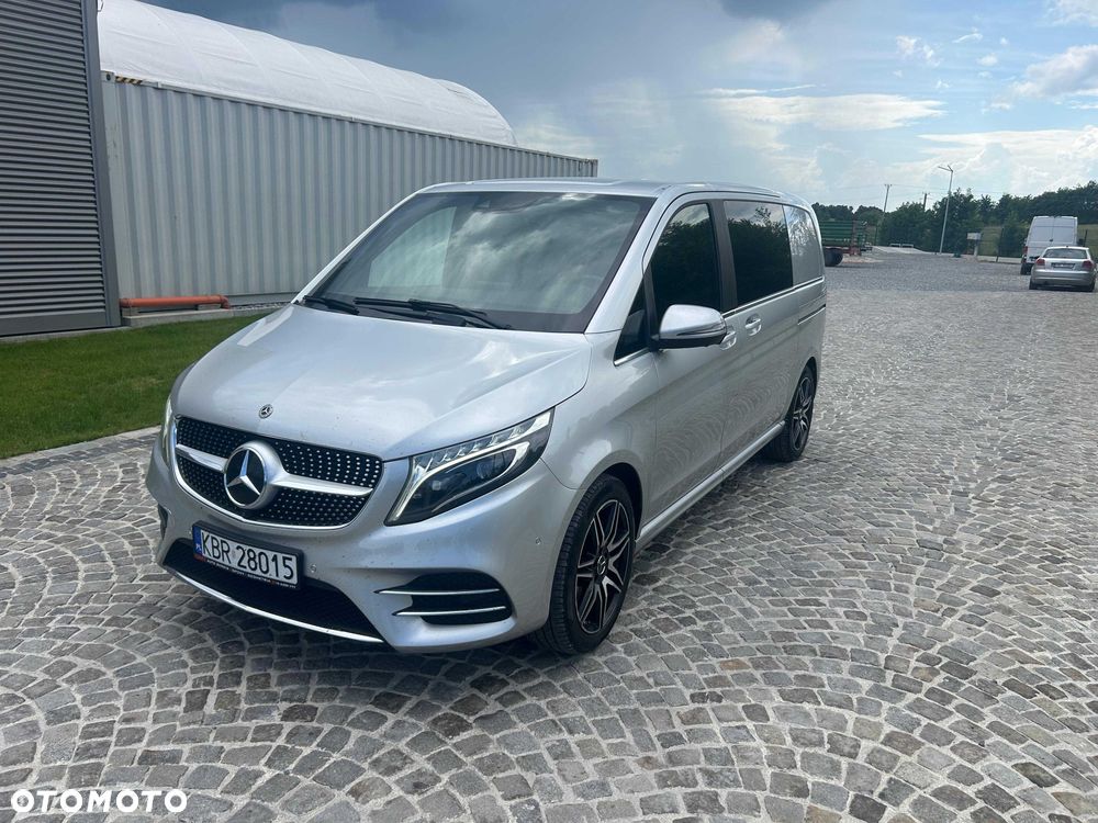 Mercedes-Benz Klasa V - 1