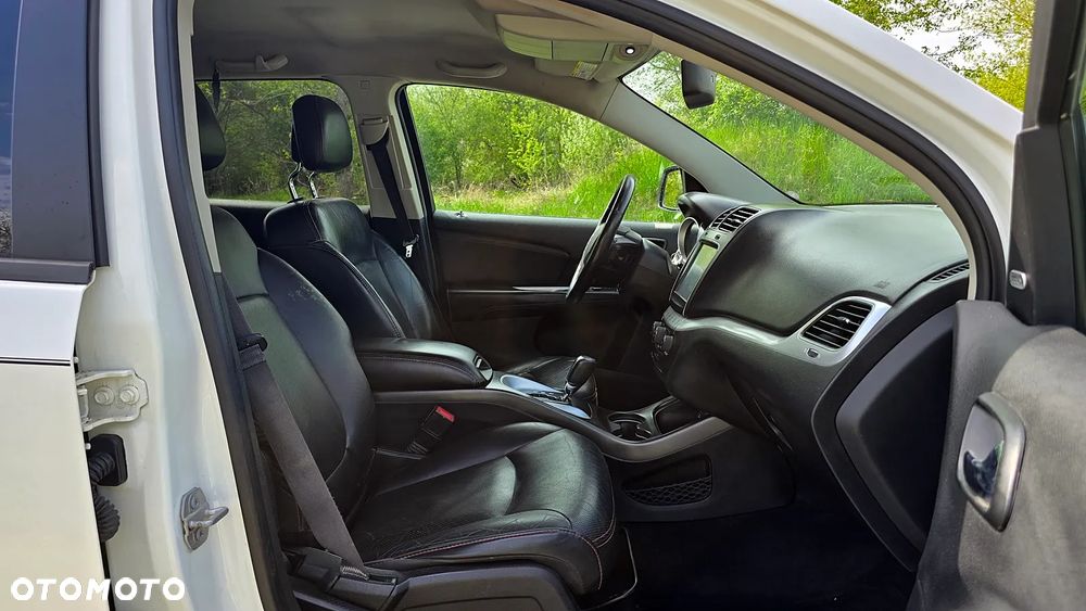 Dodge Journey 2.7 V6 R/T - 11