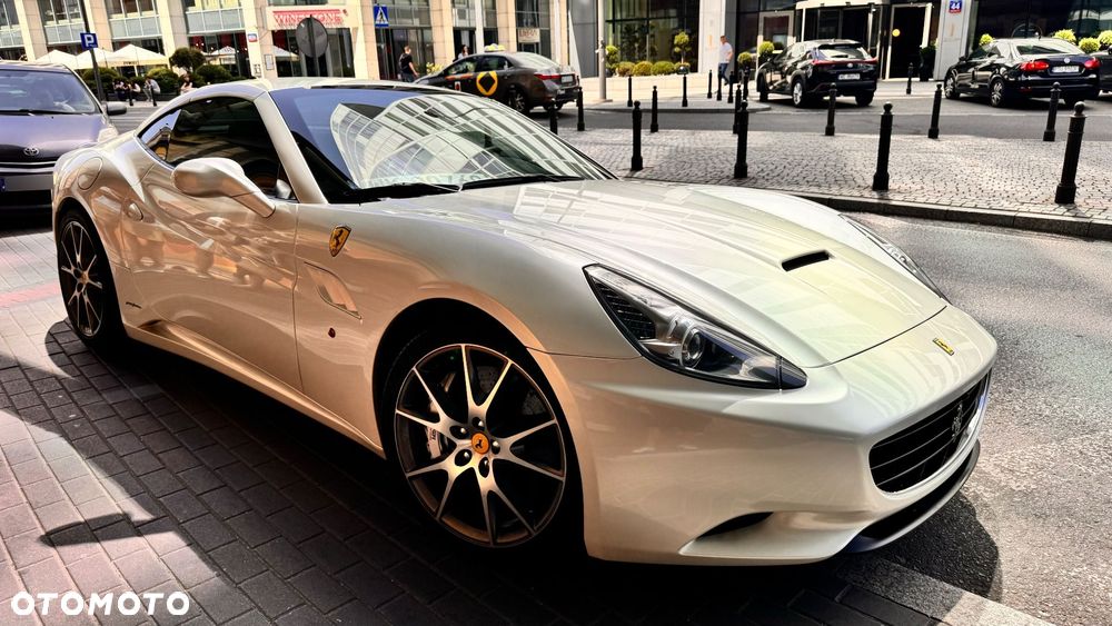 Ferrari California - 1