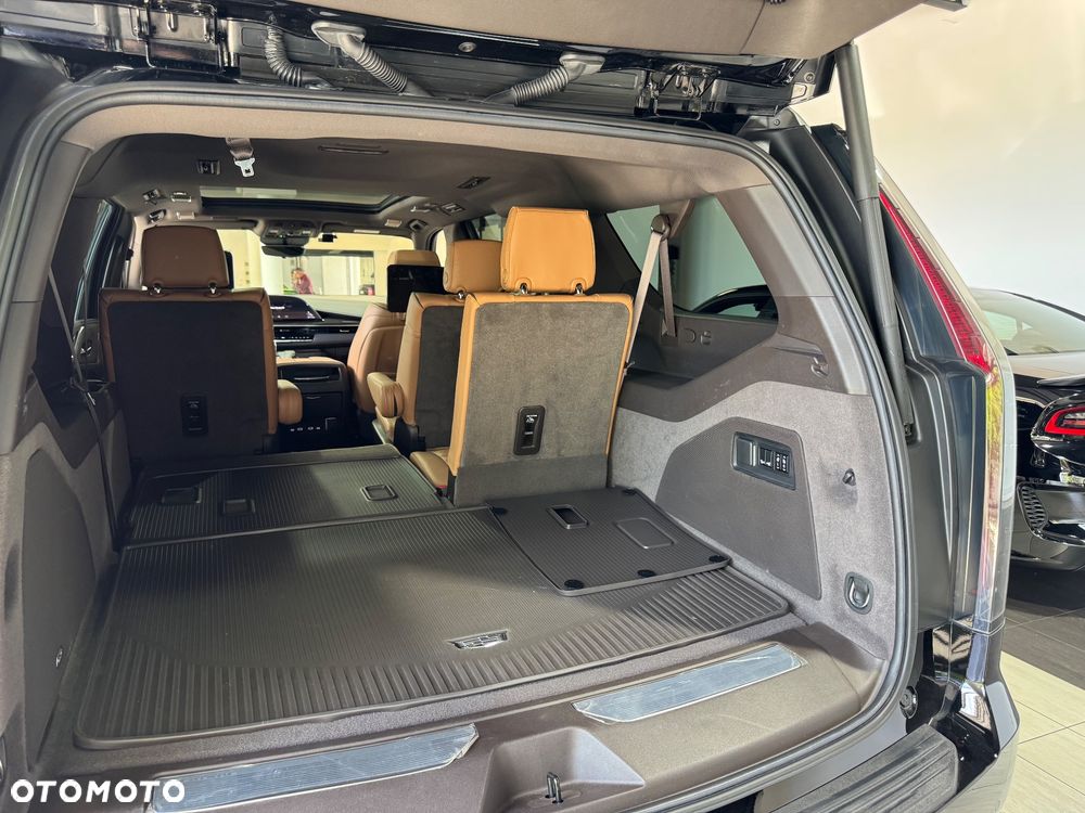 Cadillac Escalade - 31