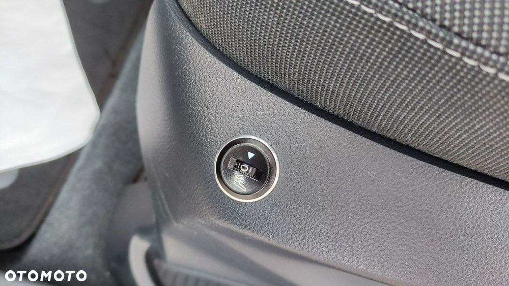 Ford Grand C-MAX - 28