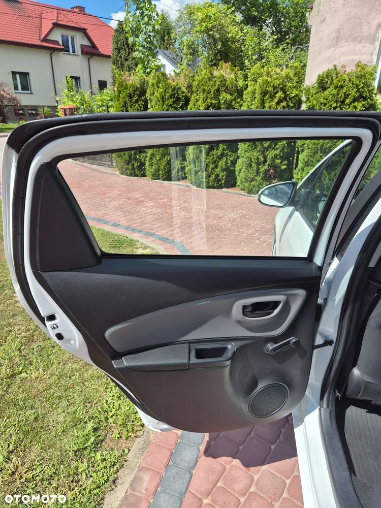 Toyota Yaris 1.4 D-4D Active EU6 - 16