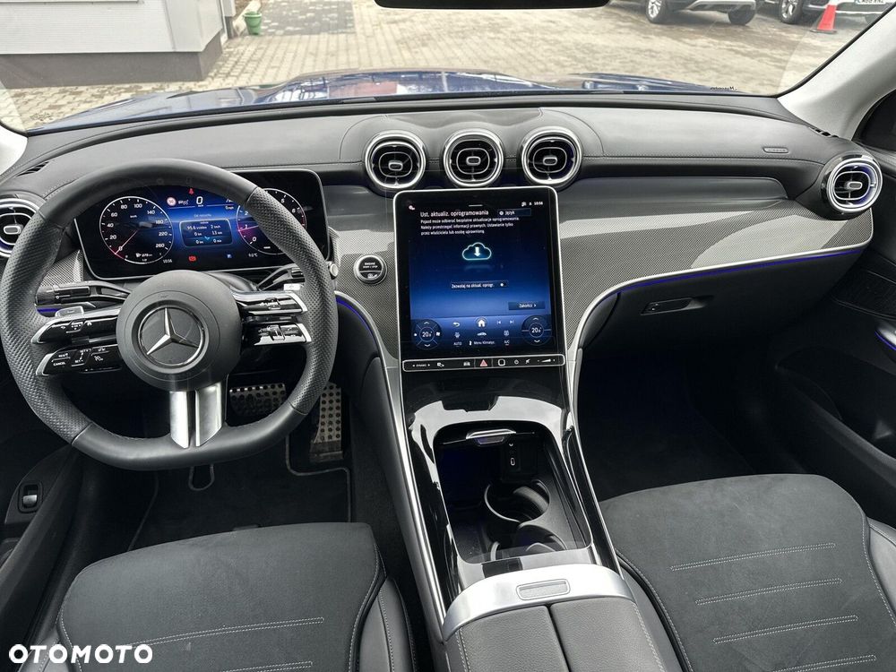 Mercedes-Benz GLC - 12