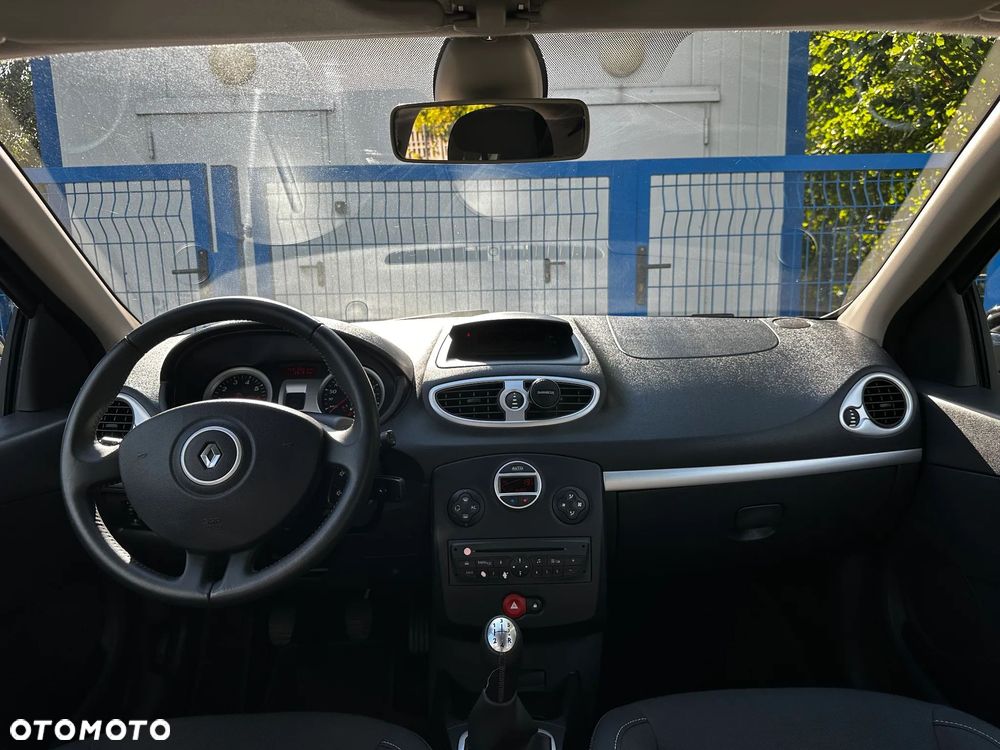 Renault Clio 1.2 16V 75 Expression - 23
