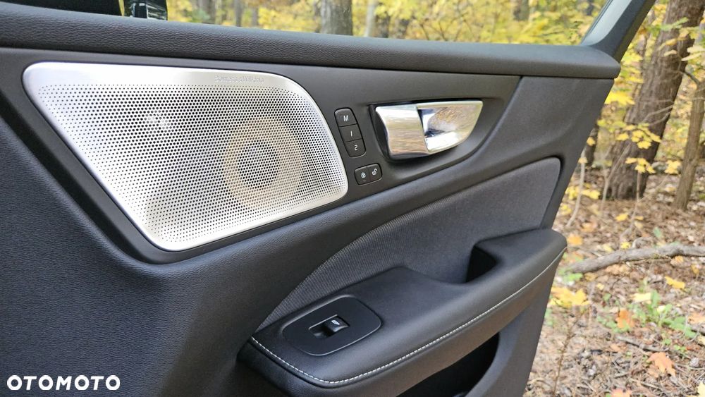 Volvo V60 T6 AWD R-Design - 16