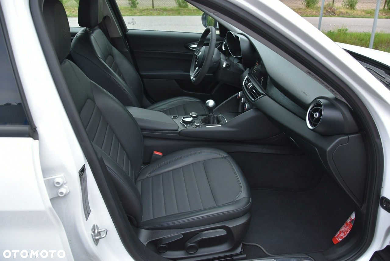 Alfa Romeo Giulia 2.2 Diesel - 12