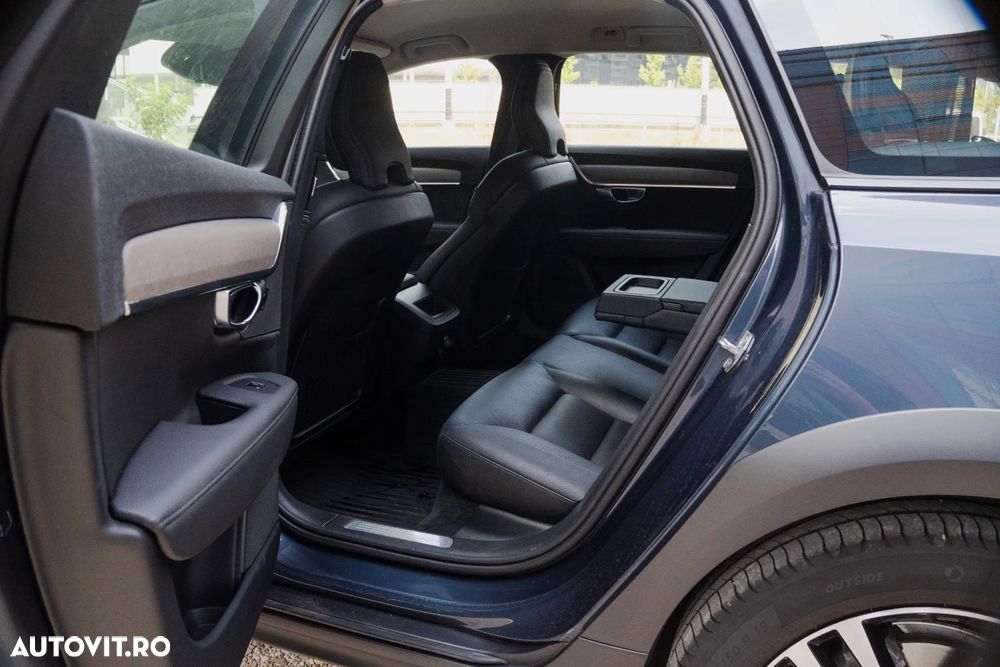 Volvo V90 V90CC B5 MHEV AT AWD Core - 28