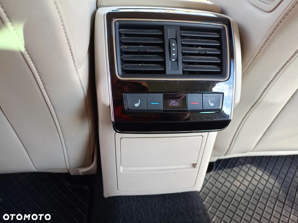 Skoda Superb 2.0 TDI L&K DSG - 10