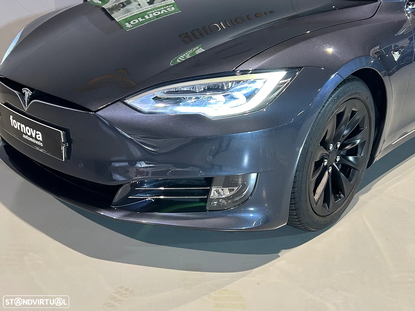 Tesla Model S - 11