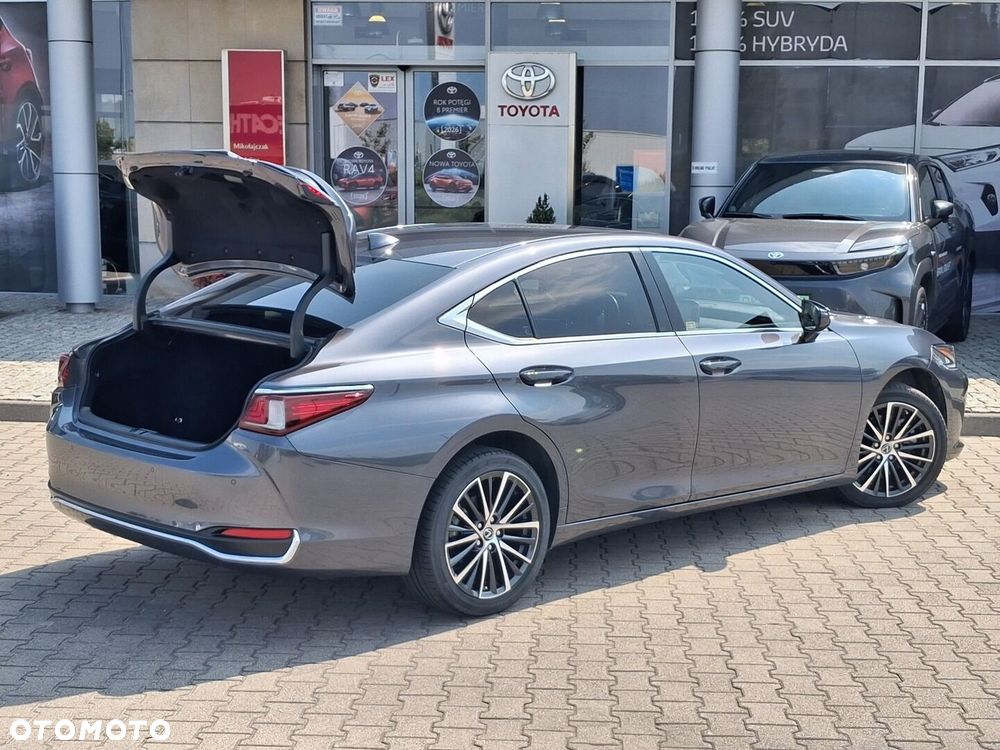 Lexus ES 300h Business Edition - 6
