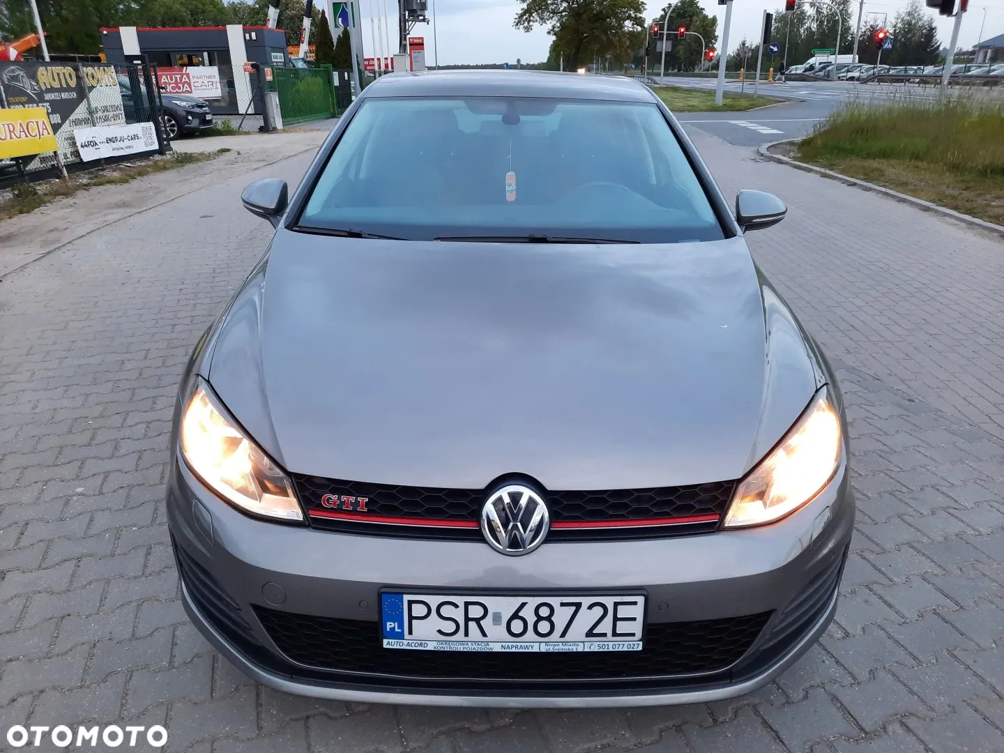 Volkswagen Golf 1.6 TDI BlueMotion Technology Lounge - 4